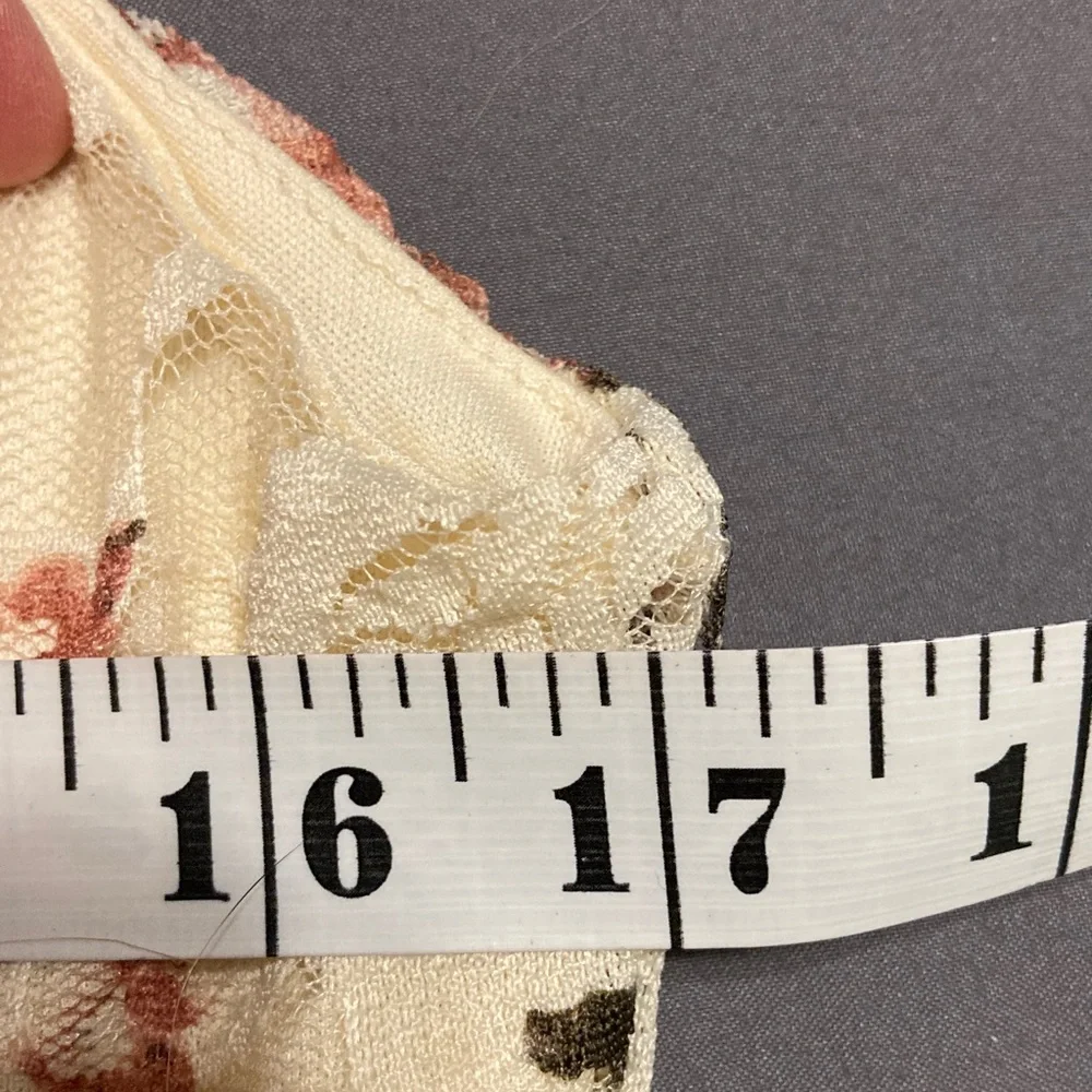 NEW NWT Rue21 Floral Lace Dress - Cream and Pink Junior’s Large - Picture 9 of 12